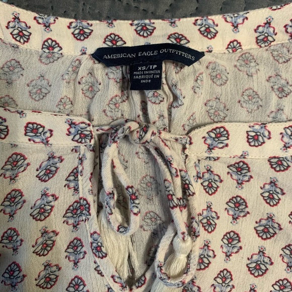 Fun printed flowy top! - Picture 2 of 2